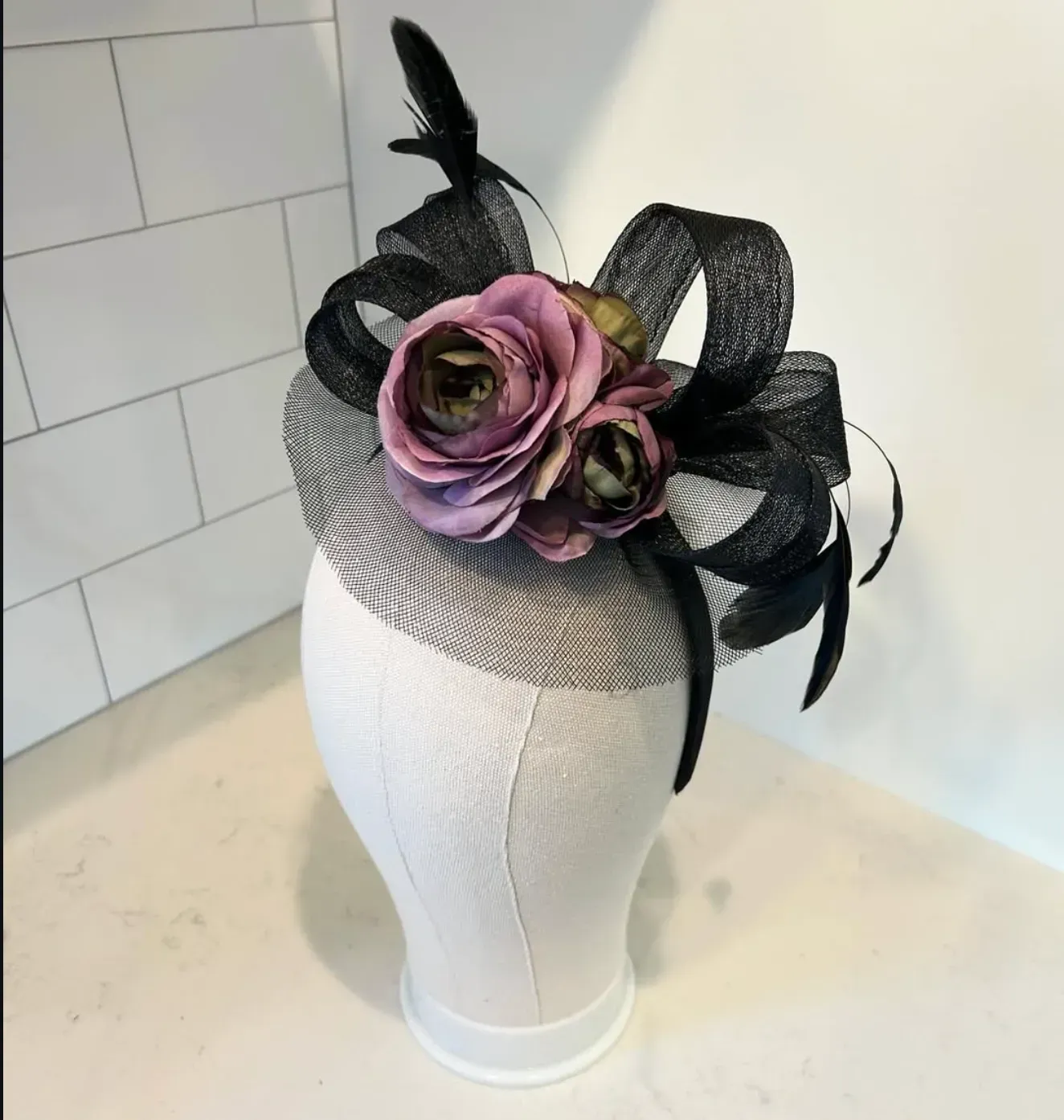 Black Fascinator Headband with Lavender Roses & Loops  display picture 2