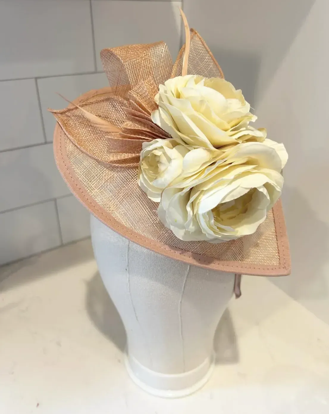 Champagne Teardrop Fascinator Hat with Ivory Roses  display picture 1